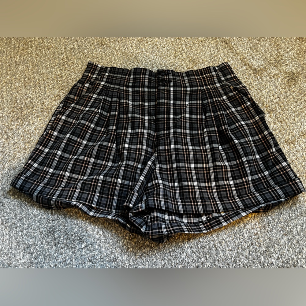 American Eagle shorts size 18